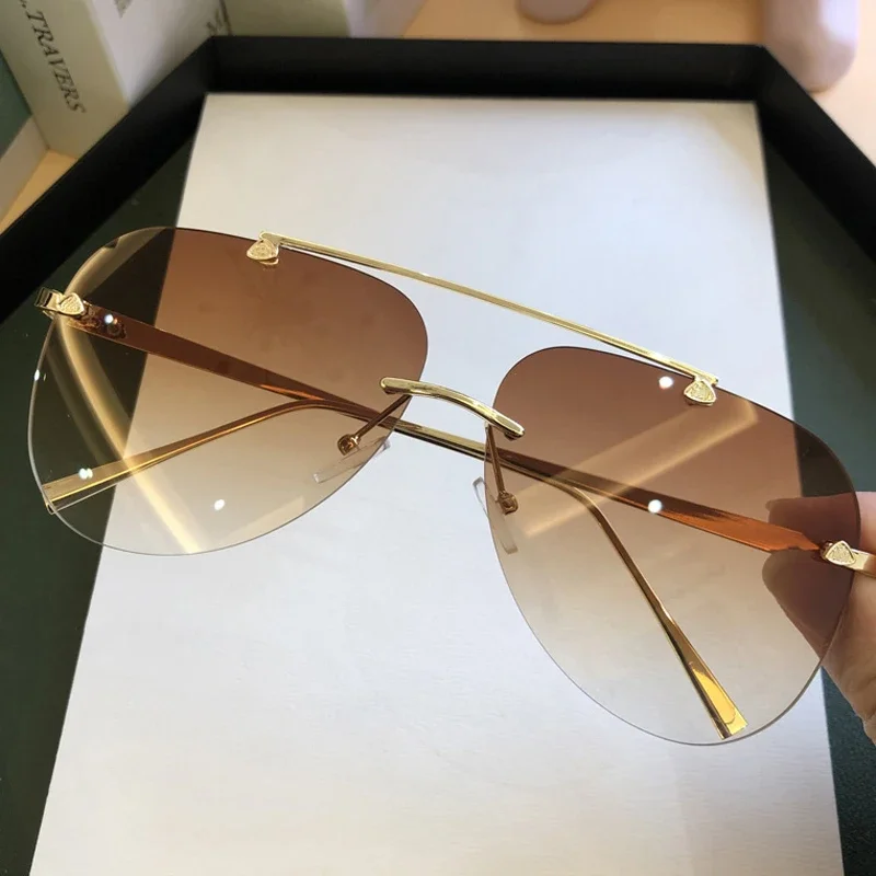 Klasyczne, bezramkowe okulary  – Vintage Fashion Enthusiasts recenzja i cena